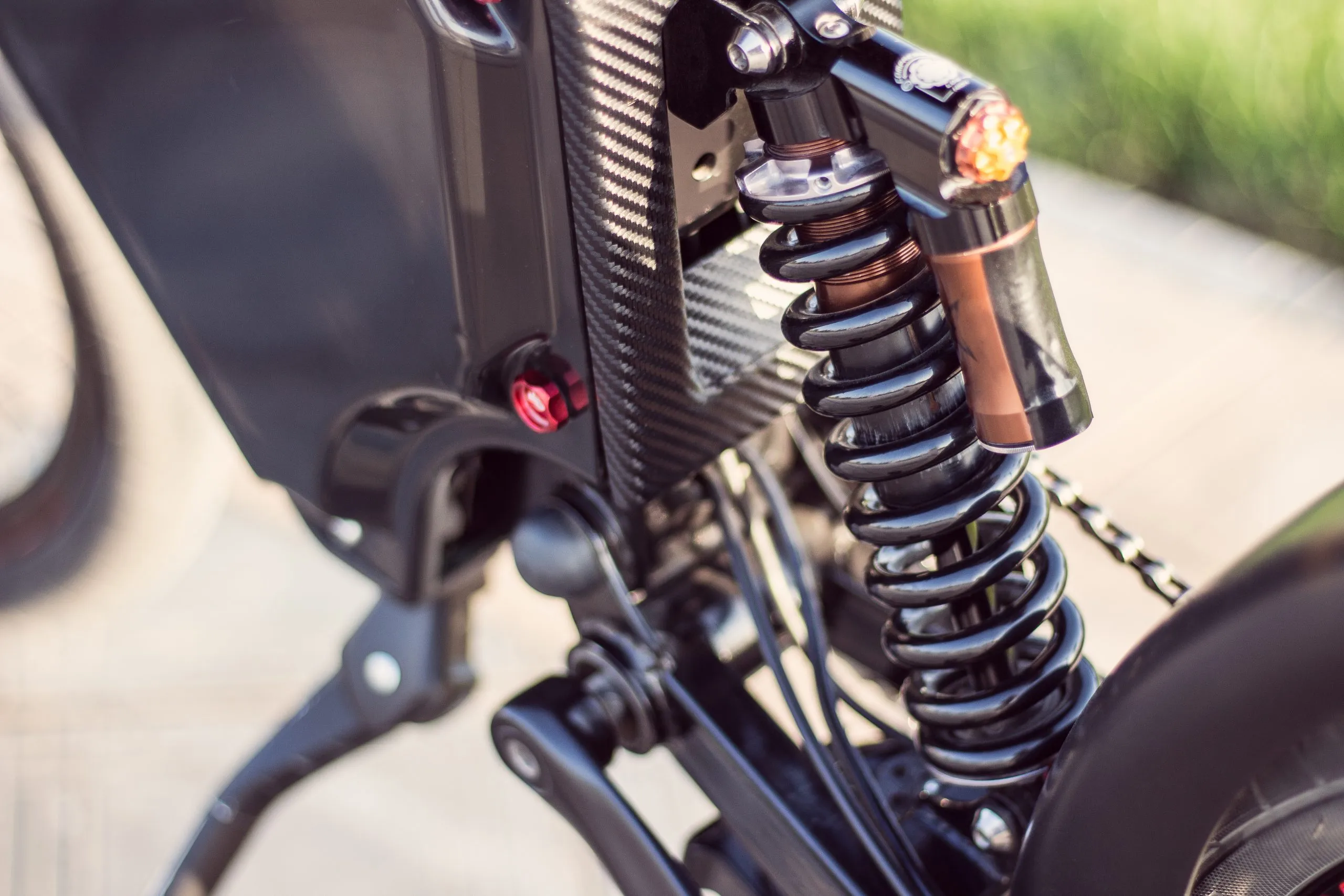USA Shock Absorbers Market Poised for $6 Billion Growth with Key Innovations in the upcoming years electric-bike-rear-shock-absorber-close-up-scaled