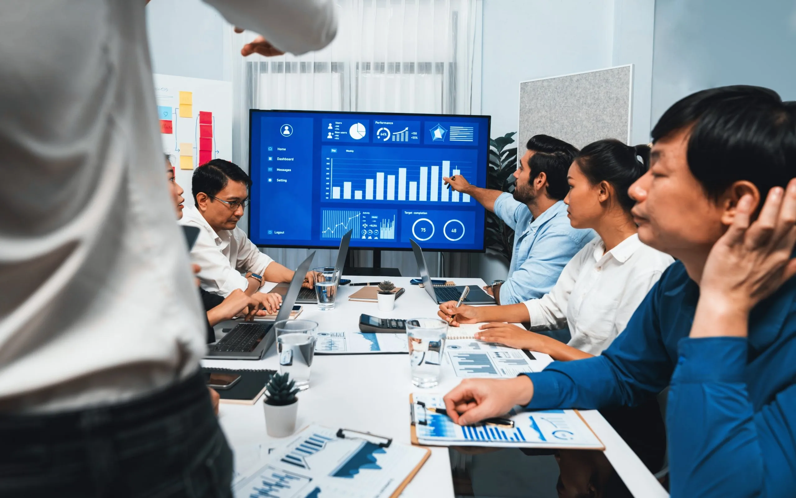 Benchmarking Enterprise Software Platforms Driving Digital Transformation Across Industries enterprise-software-benchmarking-scaled