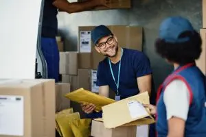 Benchmarking Last-Mile Delivery Performance Across Urban Logistics Systems