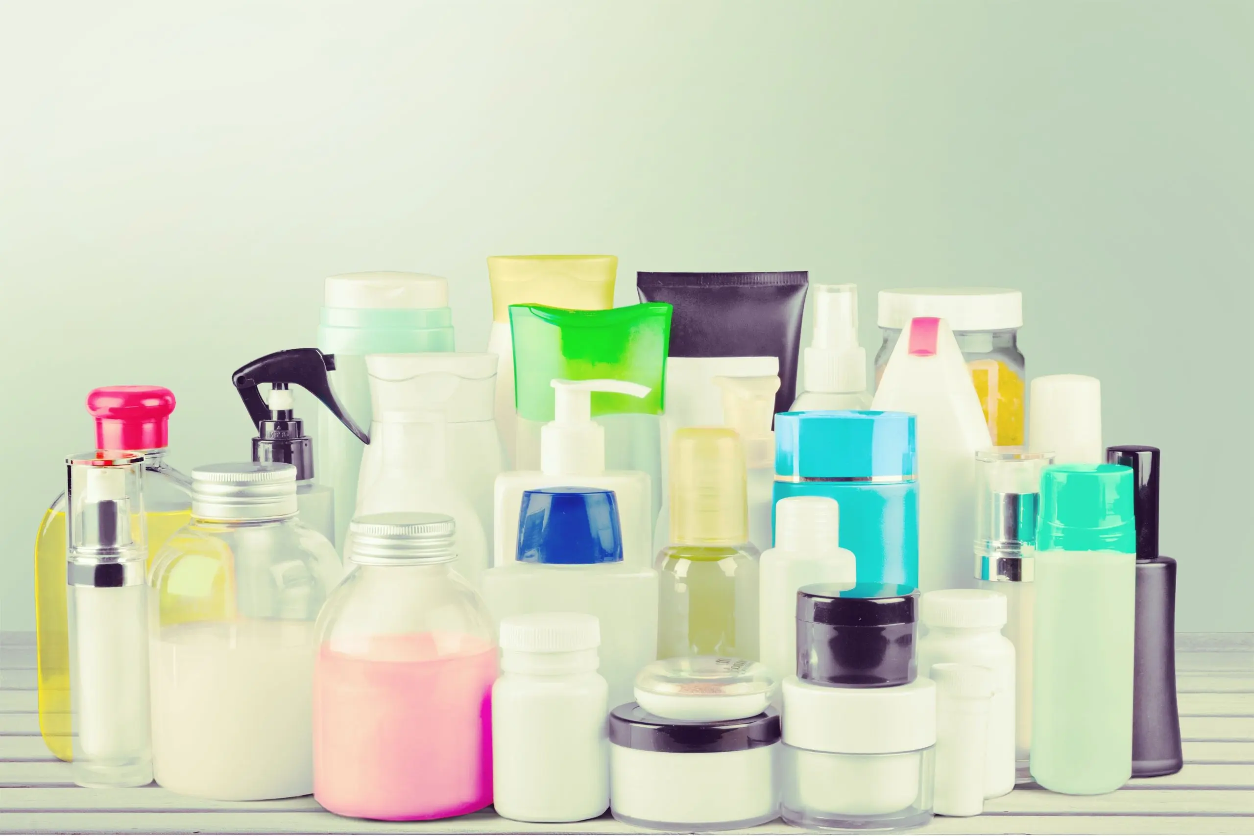 Philippines Face Wash Market Outlook to 2035 set-cosmetic-products-white-containers-scaled