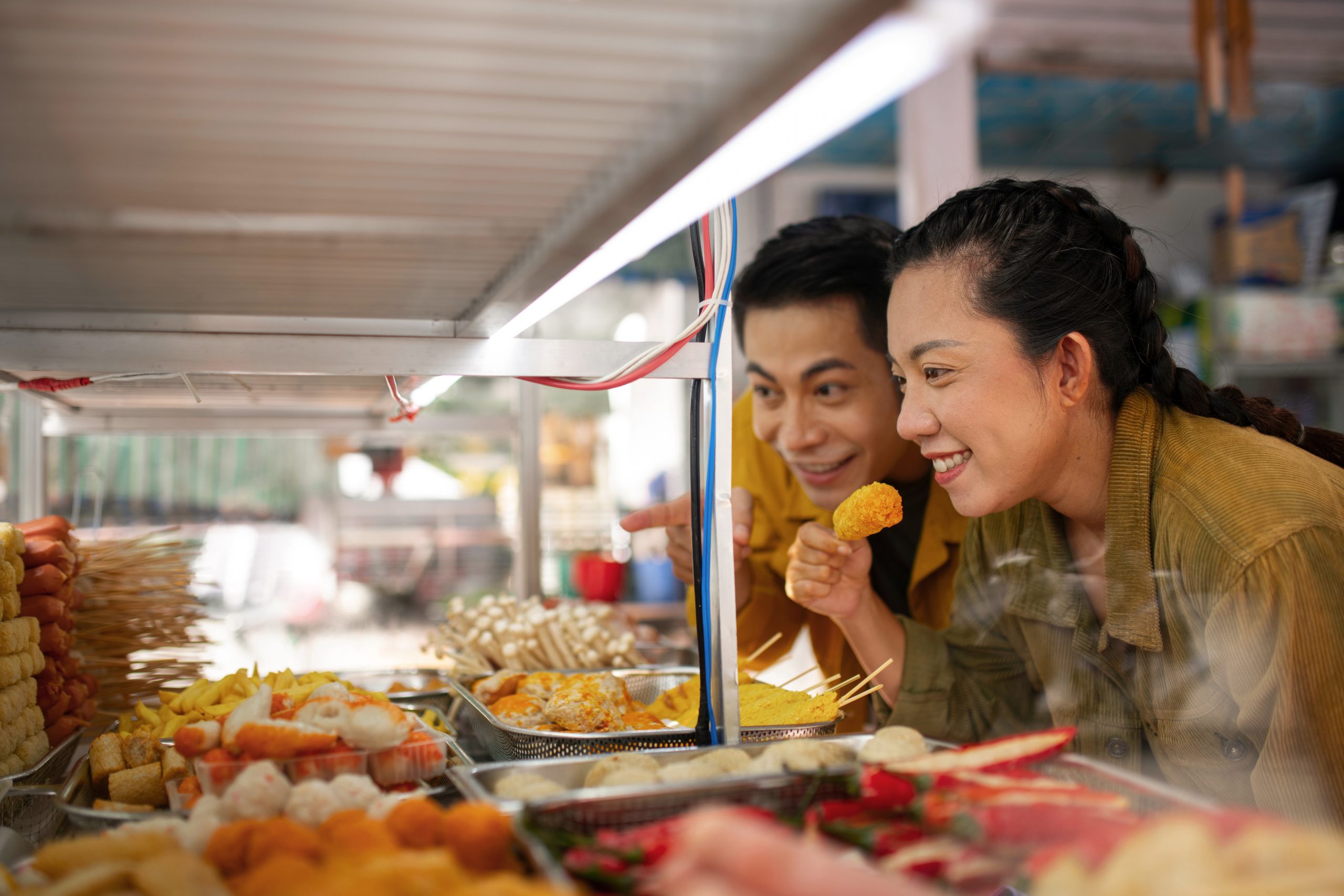 Singapore Foodservice Market Outlook to 2035 side-view-smiley-people-with-food-scaled