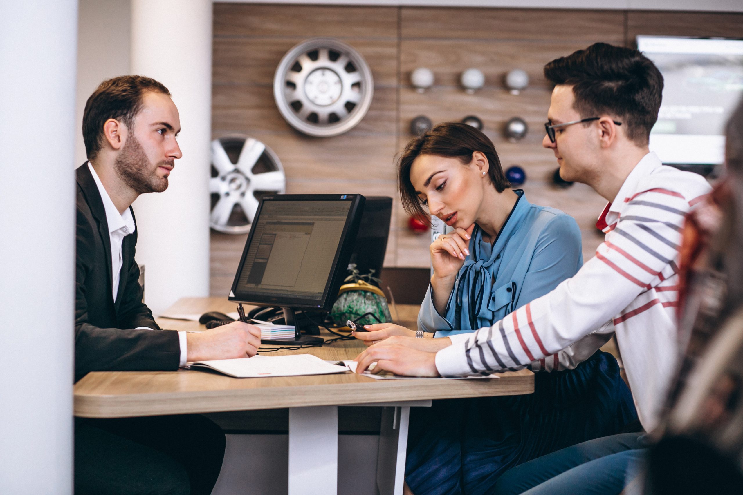 Direct-to-consumer-vehicle-sales-entry-strategy-scaled