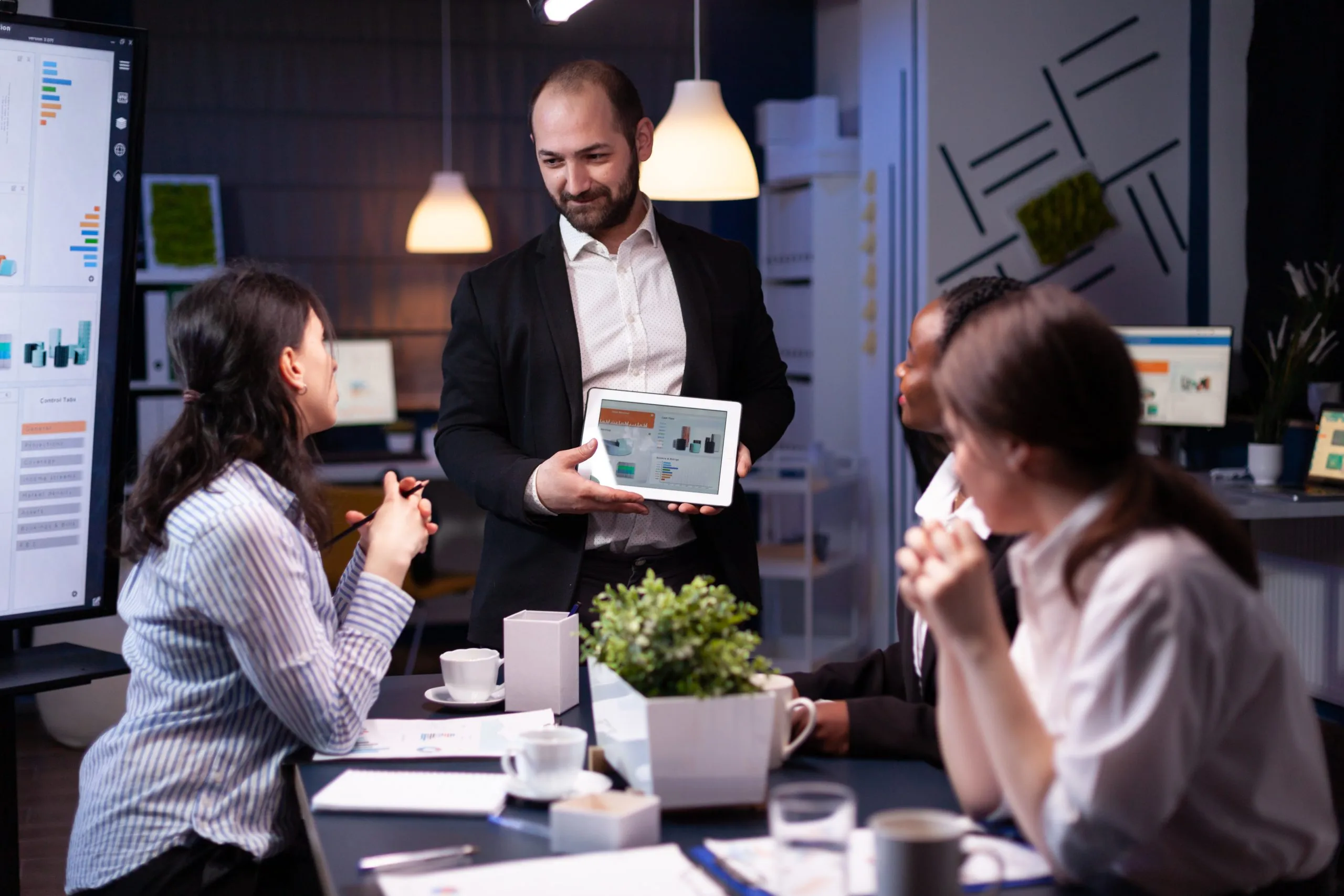 Distribution Strategies Shape Customer Reach Across Physical and Digital Financial Channels Financial-services-distribution-channel-strategy-scaled