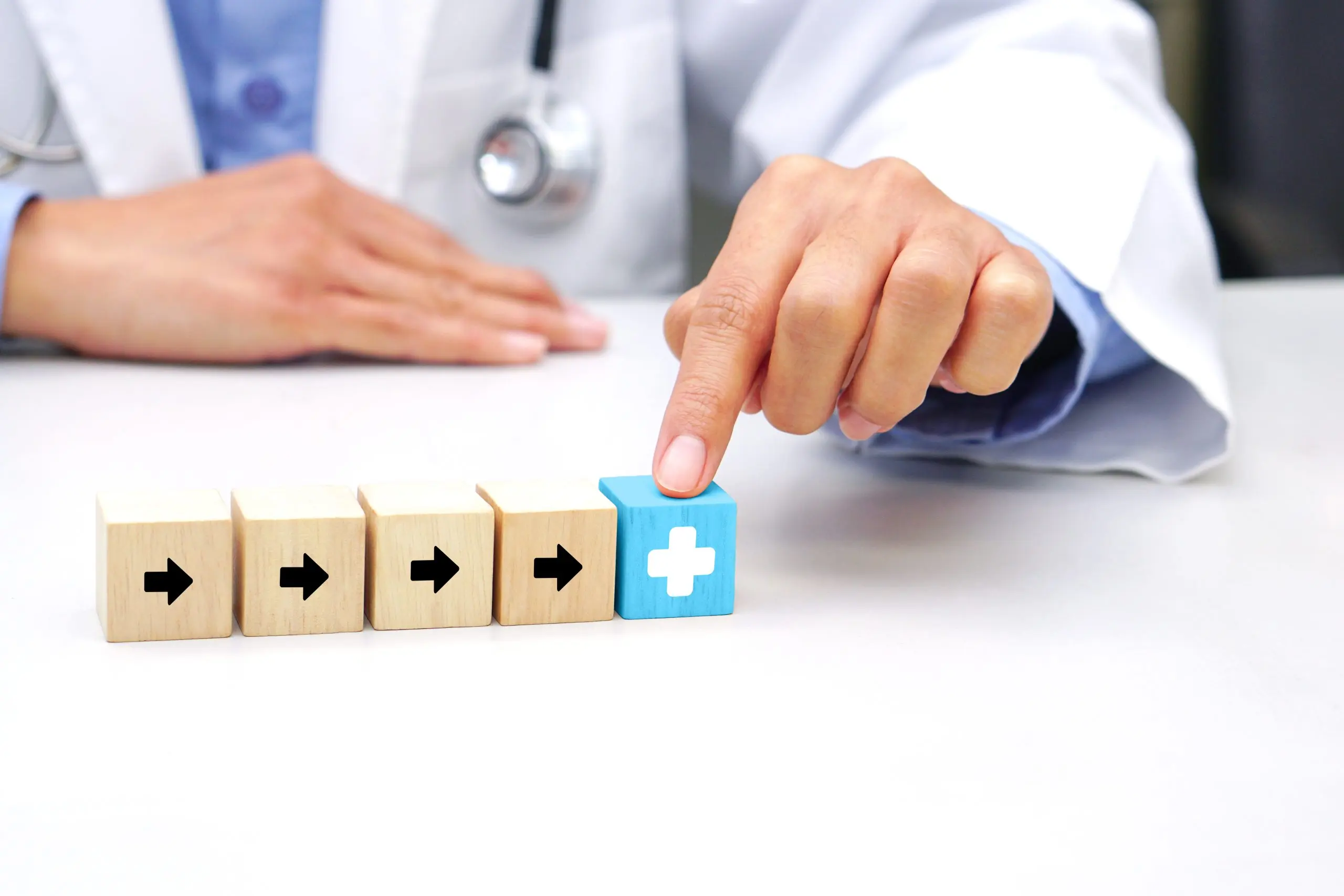 Healthcare Startups Scale Across Telehealth, AI and Patient Engagement Segments Healthcare-startup-expansion-strategy-scaled