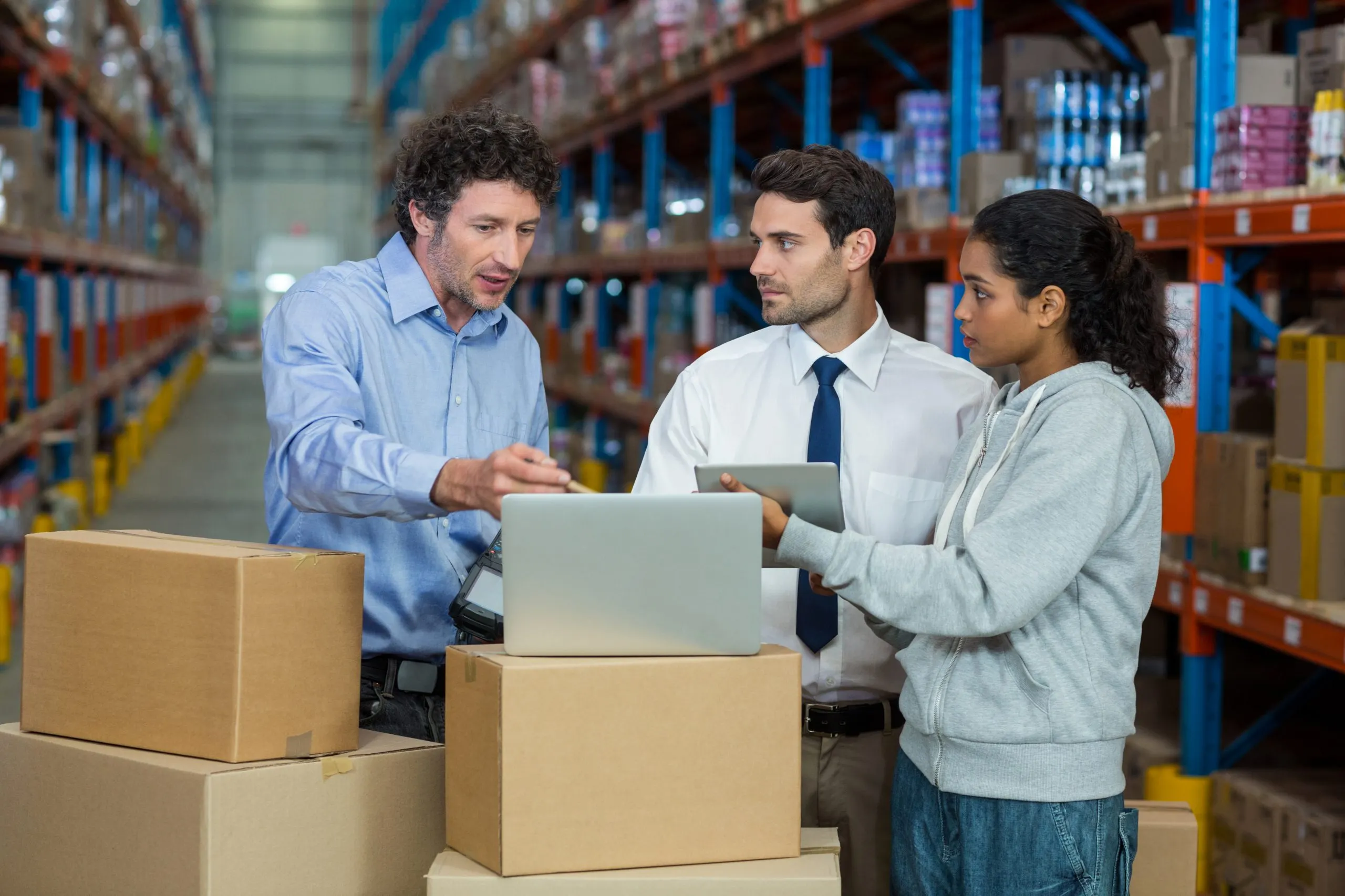 B2B Distribution Strategies Improve Reach and Operational Efficiency Across Logistics Networks Logistics-B2B-distribution-strategy-scaled