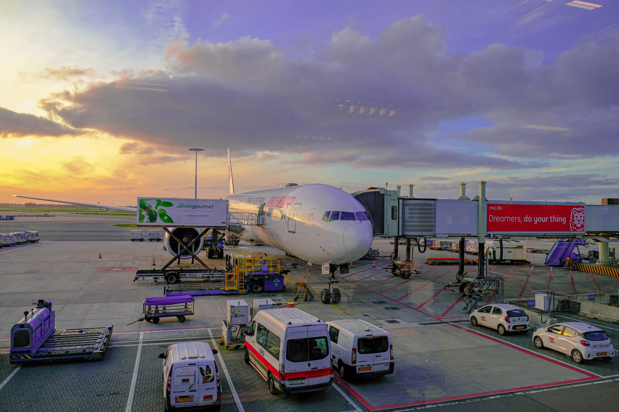 Airport Cargo Expansion Strategies Support Growth in Time-Sensitive Freight Markets airport-cargo-logistics-entry-strategy-scaled