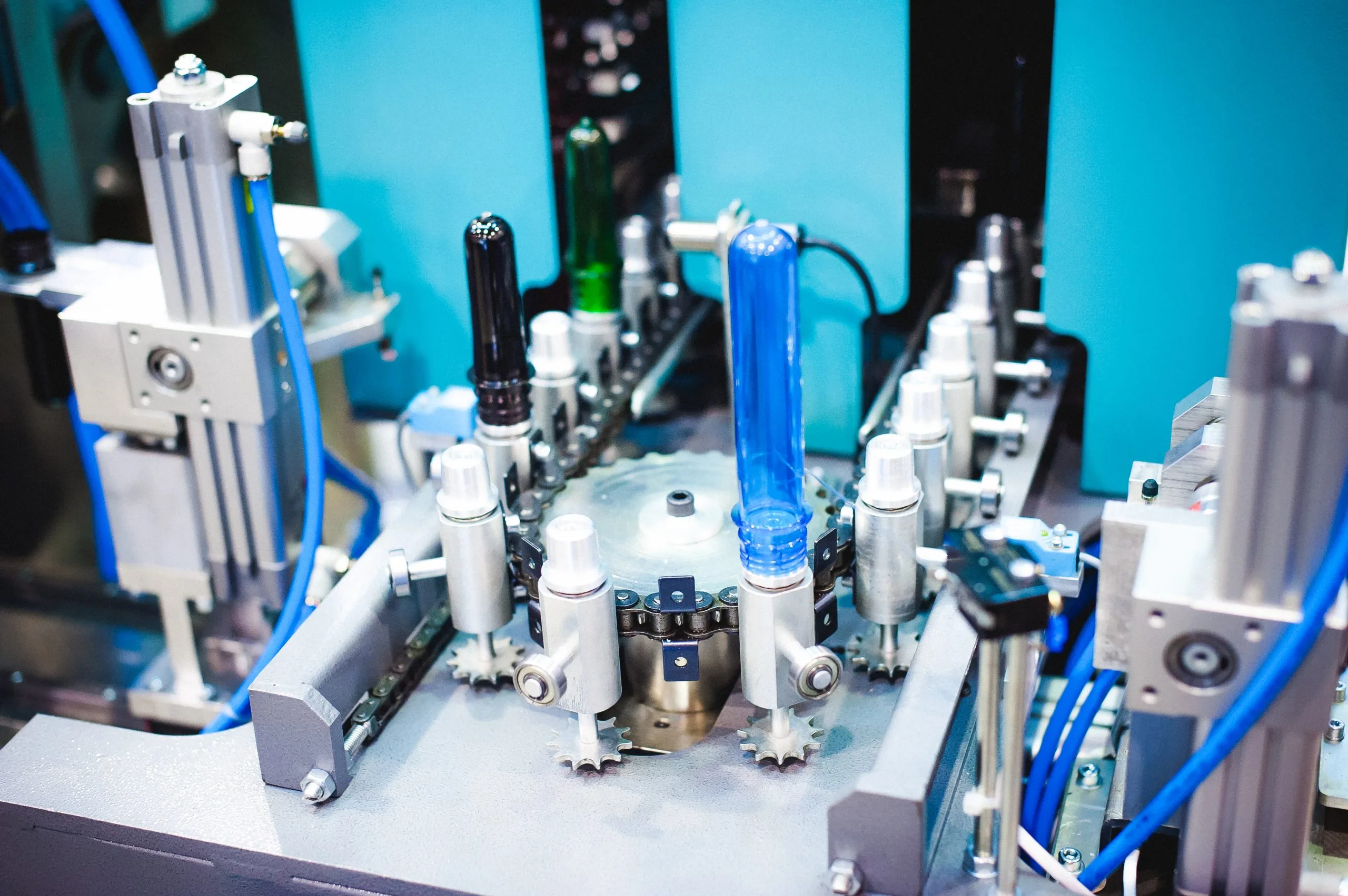 India AC Servo Drives and Motors System Market Gains Momentum as Demand Targets USD 242.30 Million close-up-machine-factory-scaled