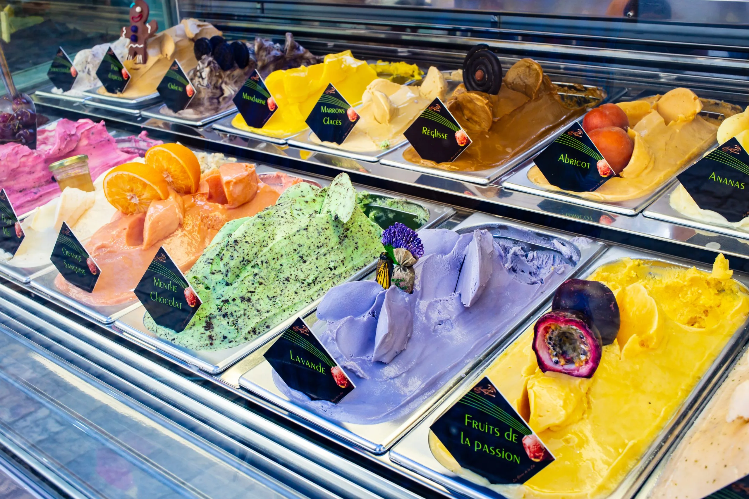 UK Commercial Ice Cream Freezers Market Gains Momentum as Ice Cream Demand Reaches USD 1.31 Billion flavors-colored-ice-cream-sale-store-summer-scaled