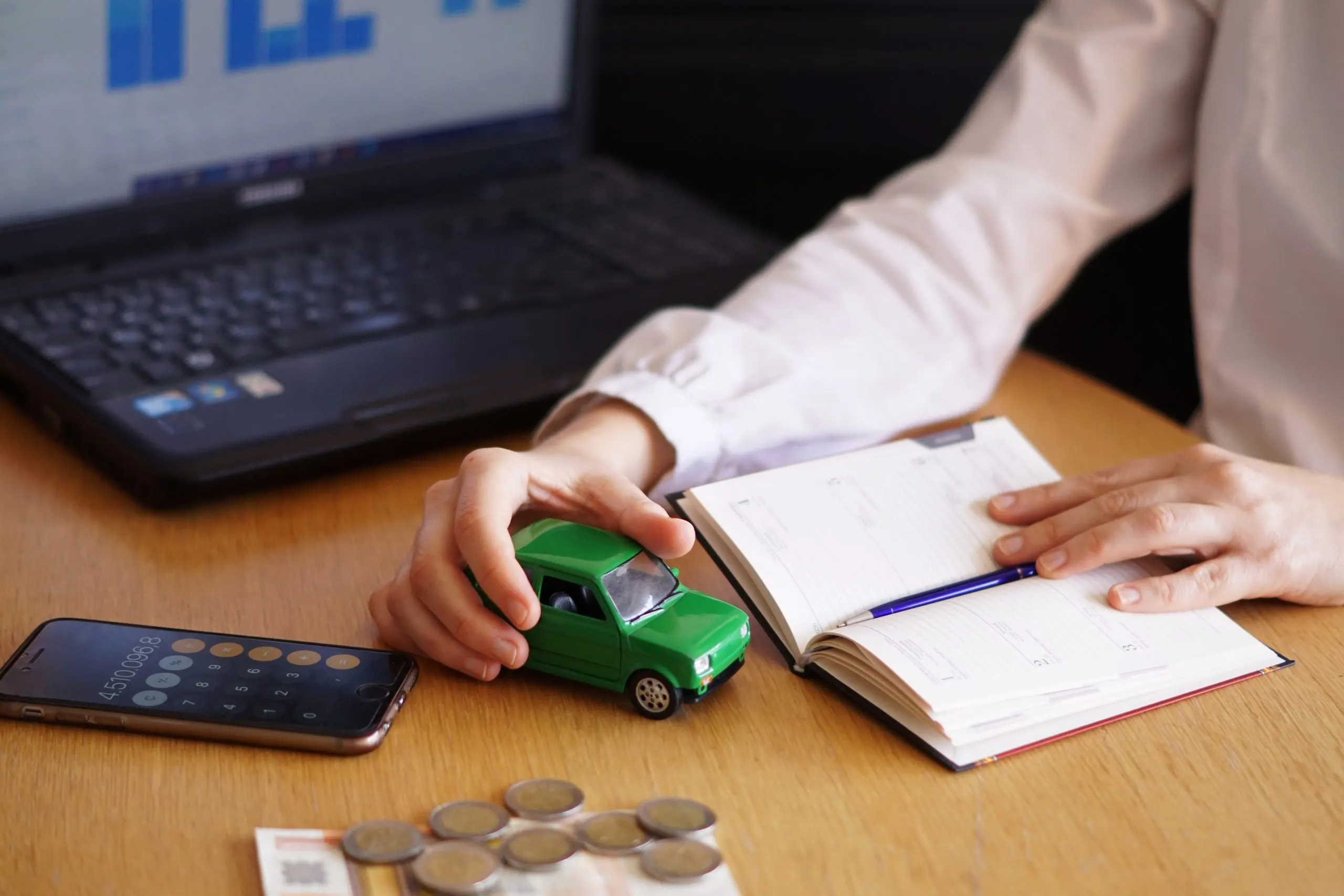 Benchmarking Rebate Programs Across Automotive Brands Competing for Customer Acquisition automotive-rebate-pricing-benchmarking-scaled