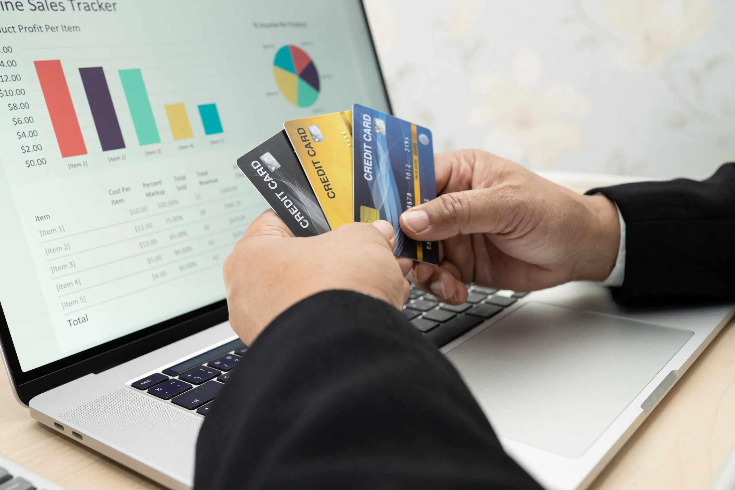 Evaluating Credit Card Pricing Competitiveness Across Leading Banking Institutions credit-card-pricing-competitiveness-analysis-scaled