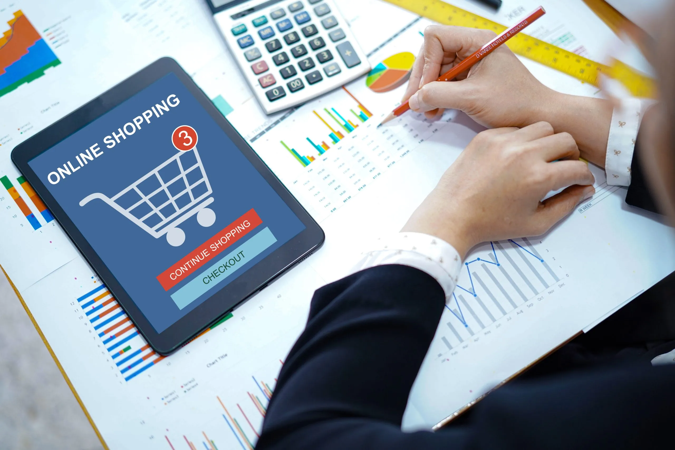 How Ecommerce Pricing Benchmarking Improves Competitiveness Across Digital Retail Platforms ecommerce-pricing-benchmarking-services-scaled