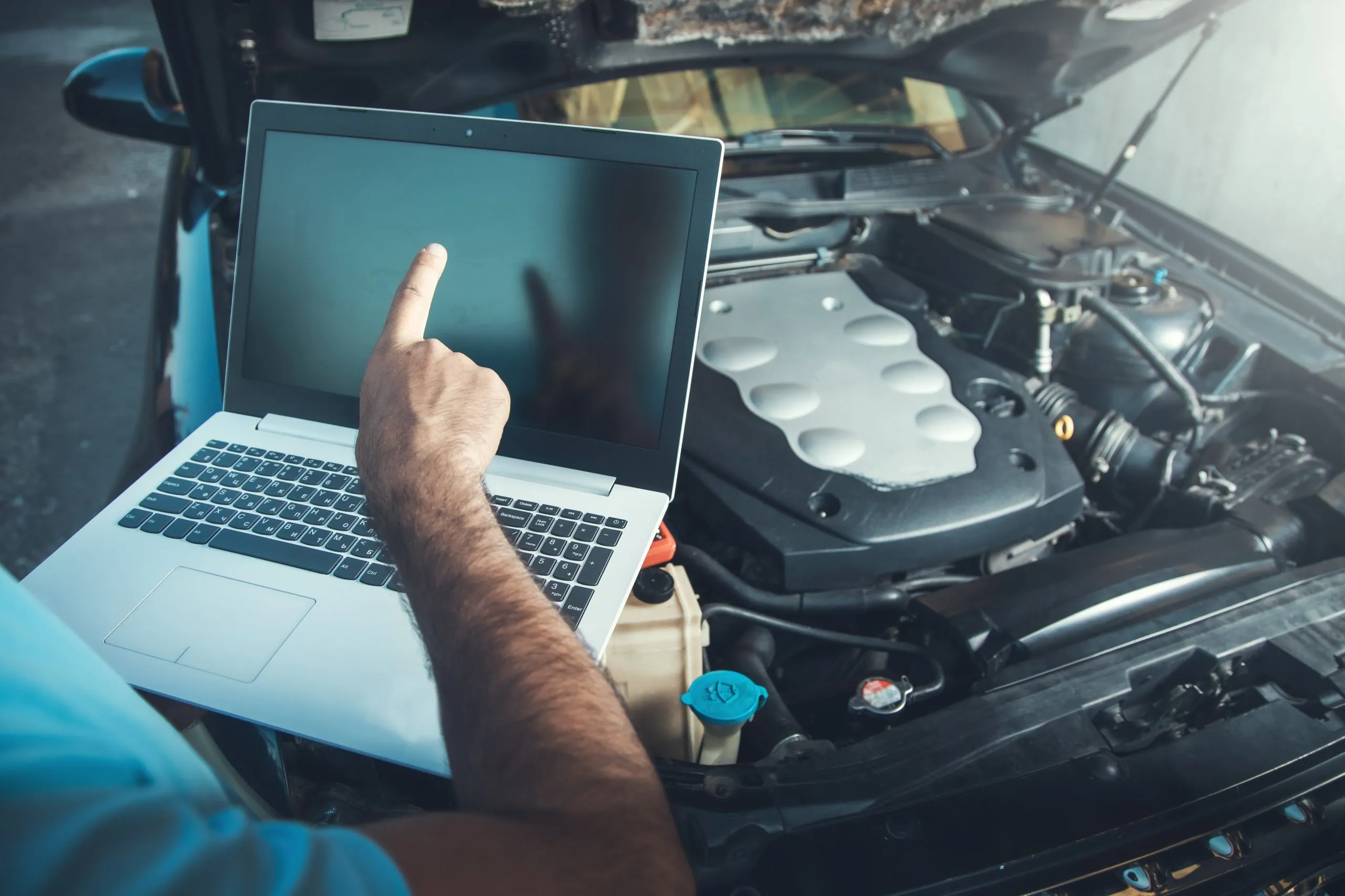Comparing Engine Component Prices Across OEM and Aftermarket Supply Ecosystems engine-component-price-comparison-scaled