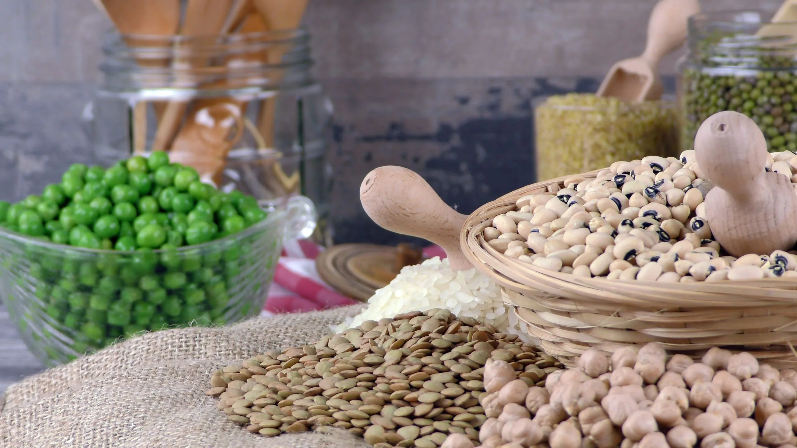 Philippines Vegetable Seed Market Fueled by a USD 860 Million National Seed Industry healthy-vegetarian-natural-raw-food-legumes-uncooked-scaled