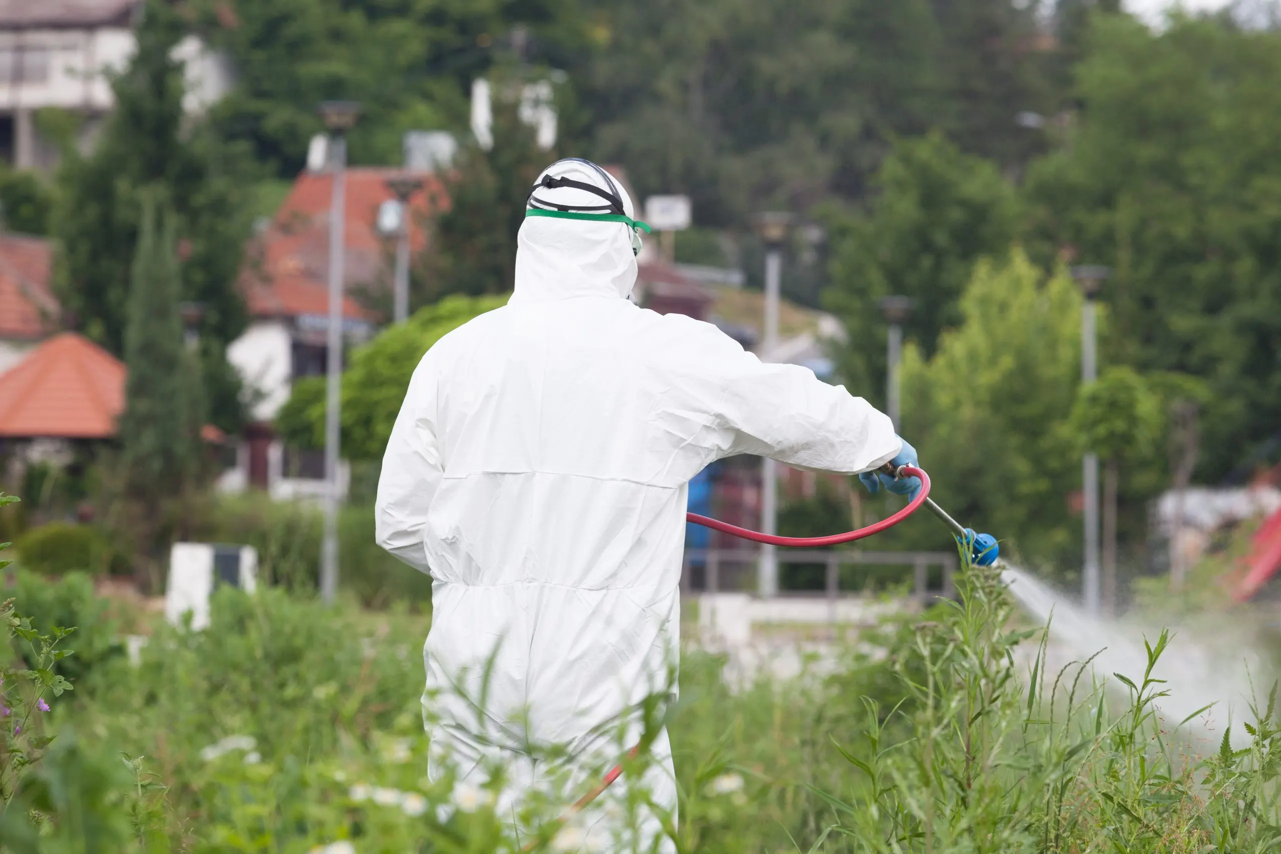 UAE Insecticide Market Gains Traction as Middle East And Africa Pest Control Demand Reaches USD 3.09 Billion pest-control-worker-spraying-insecticide-scaled