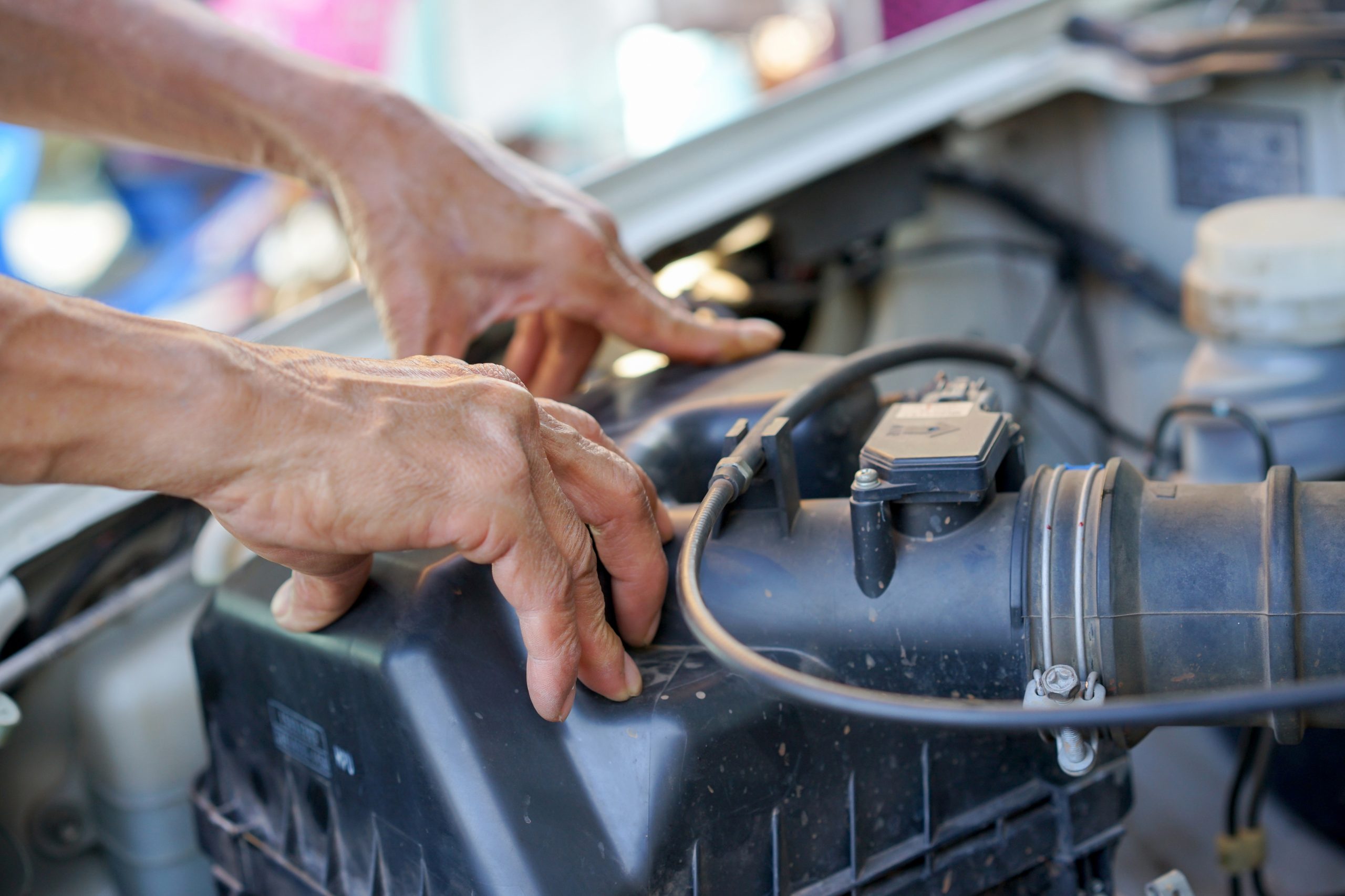 Thailand Gas Genset Market Outlook to 2035 cropped-hands-mechanic-repairing-car-garage-scaled