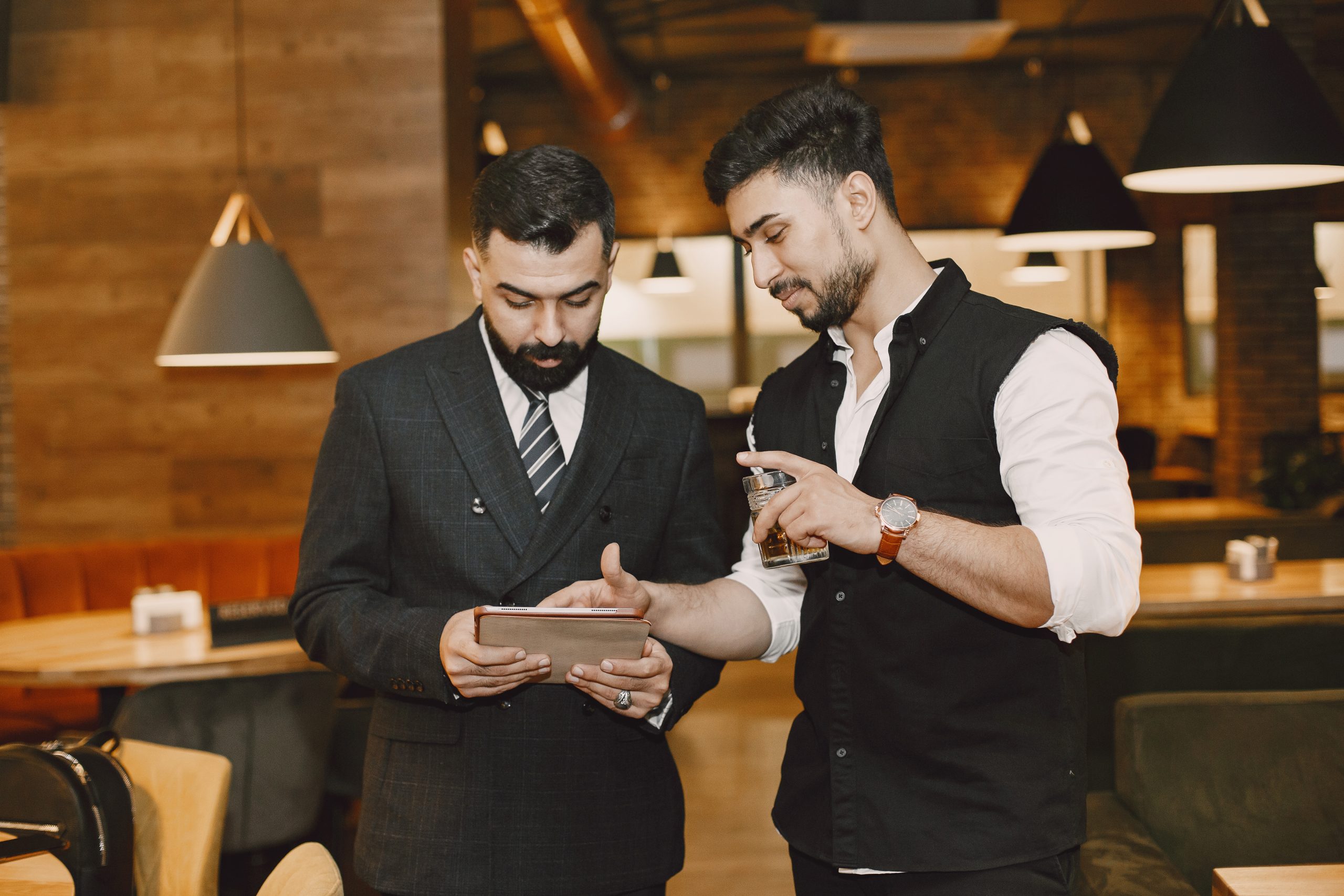 Luxury Retail Feasibility: Identifying High-Value Consumer Clusters and the Right Market Entry Model luxury-retail-feasibility-consulting-services-scaled