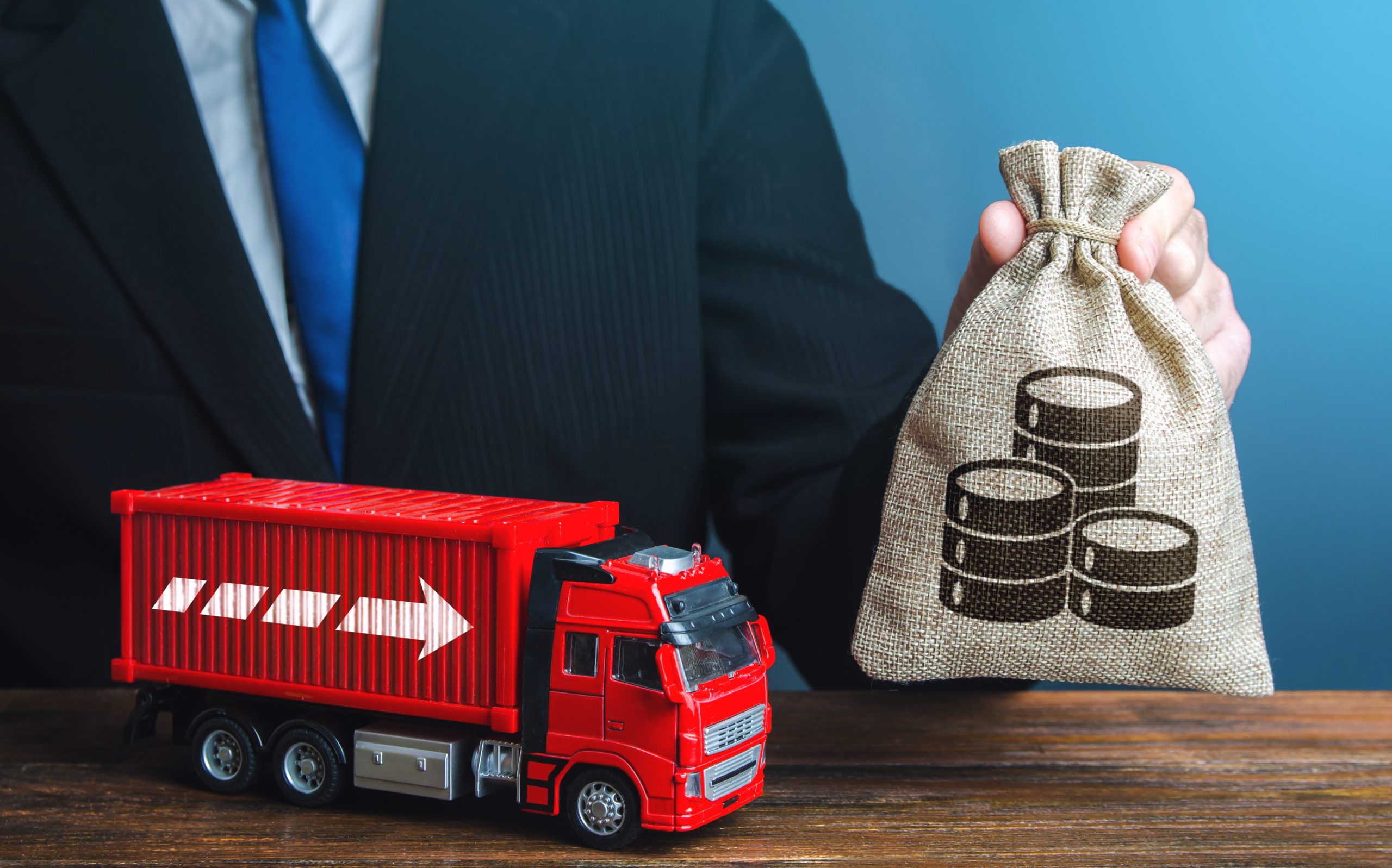 Benchmarking Transport Contract Pricing Across Enterprise Clients and Multi-Year Logistics Agreements transport-contract-pricing-benchmarking-scaled