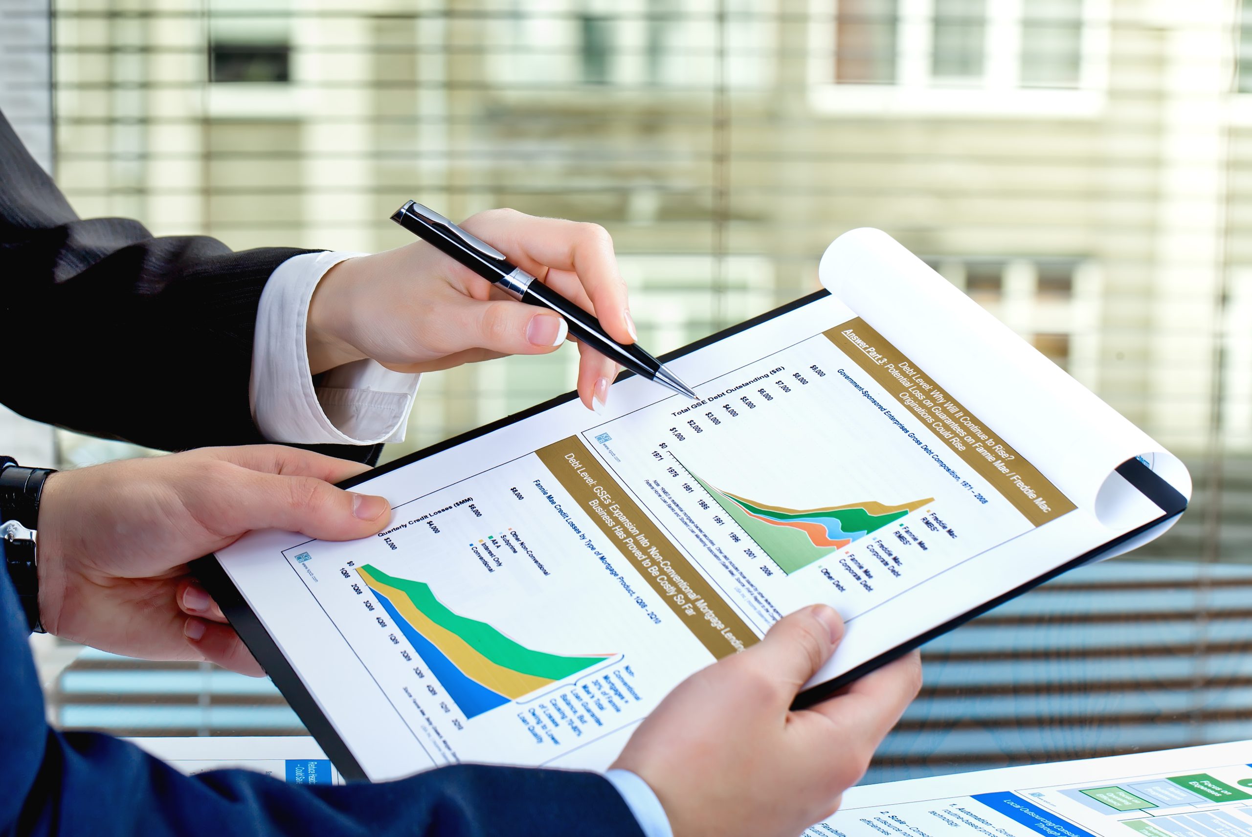 Why Are Investors Moving to Digital Platforms? Assessing Access, Pricing, Experience, and Product Breadth Digital-investment-platform-market-analysis-scaled