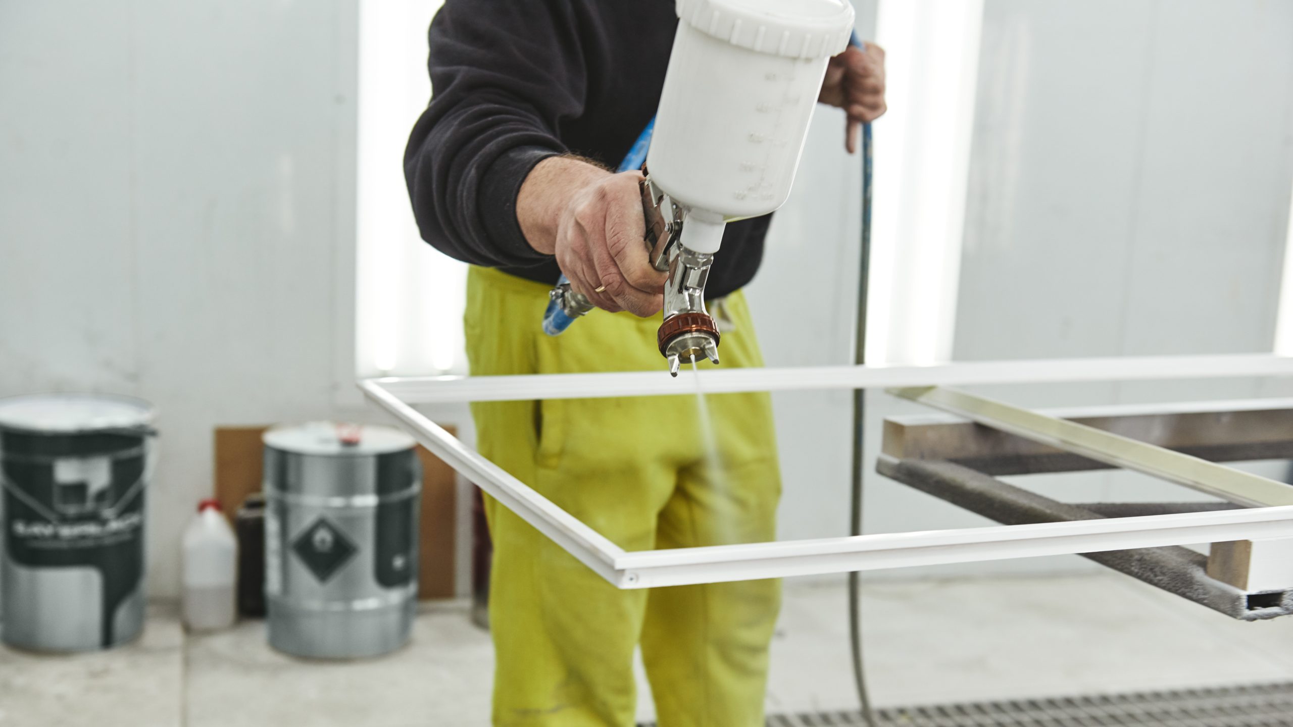 Philippines Polyurethane Sealants Market Outlook to 2035 bringing-innovation-surface-man-is-holding-airbrush-spray-vaporizer-painting-dyeing-scaled