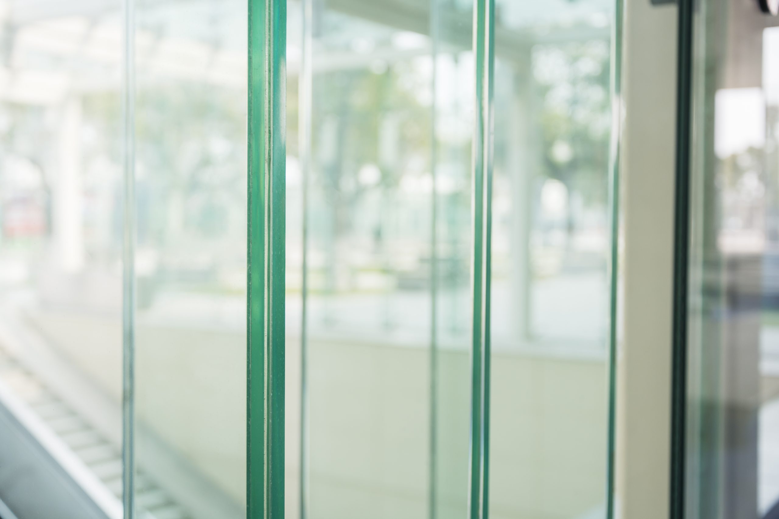 UAE Laminated Glass Market Strengthens as Luxury Buildings and Automotive Applications Increase Demand close-up-glass-door-scaled