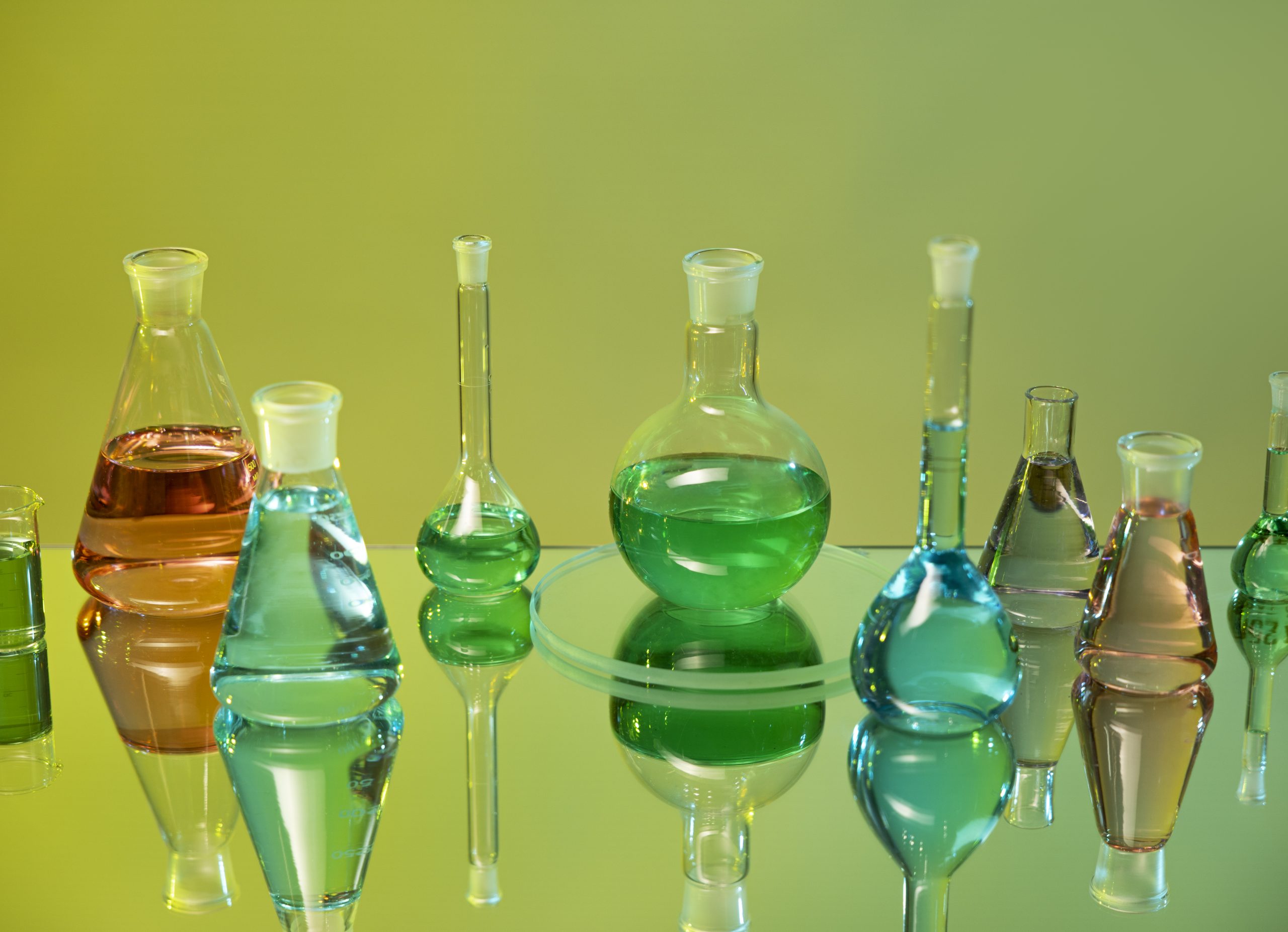 US Crosslinking Agents Market Expands as Chemical Manufacturing Shipments Reach $918 Billion Nationwide Annually image-scaled