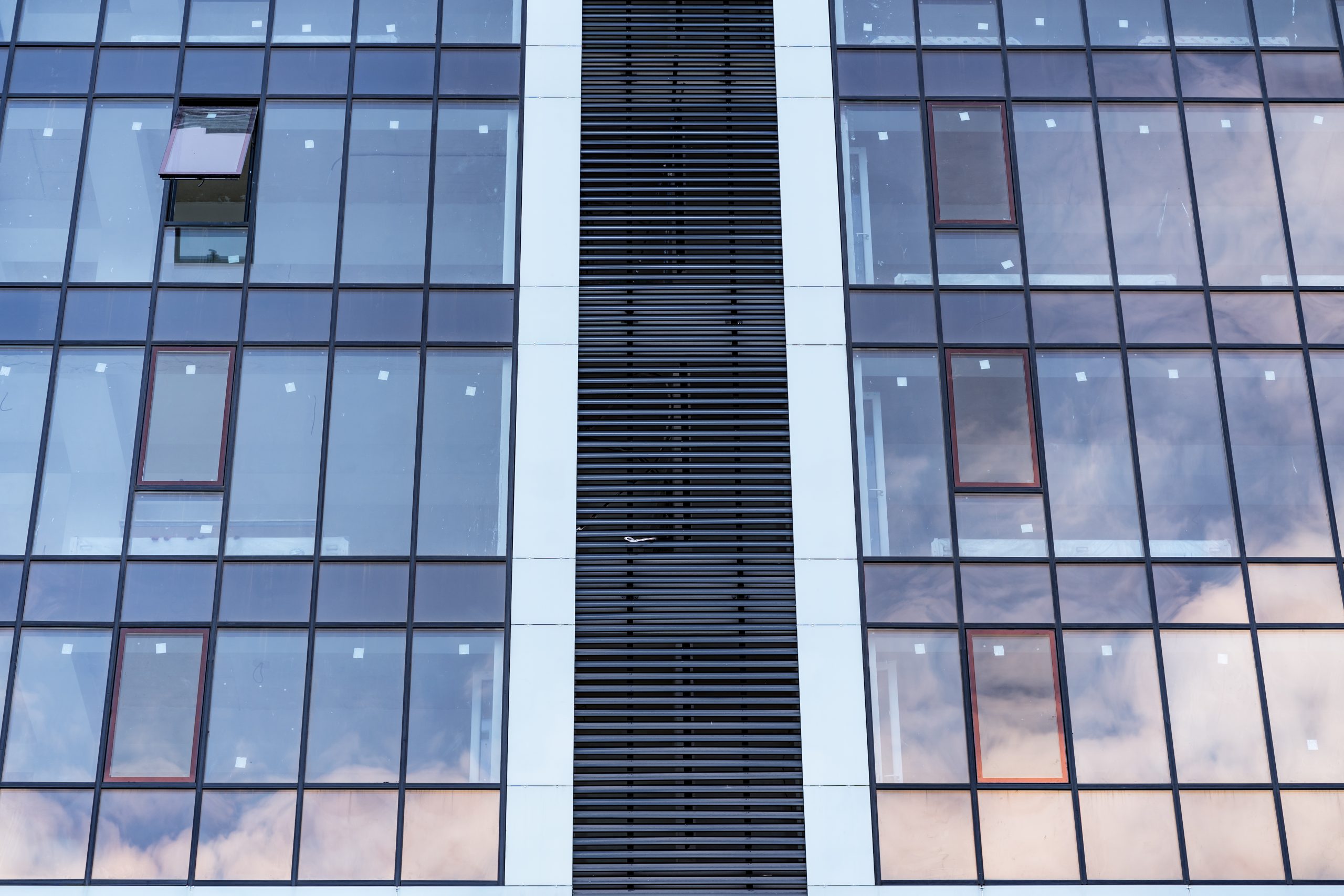 Qatar Aluminum Composite Panels Market Outlook to 2035 modern-glass-building-architecture-modern-building-with-structural-lines-scaled