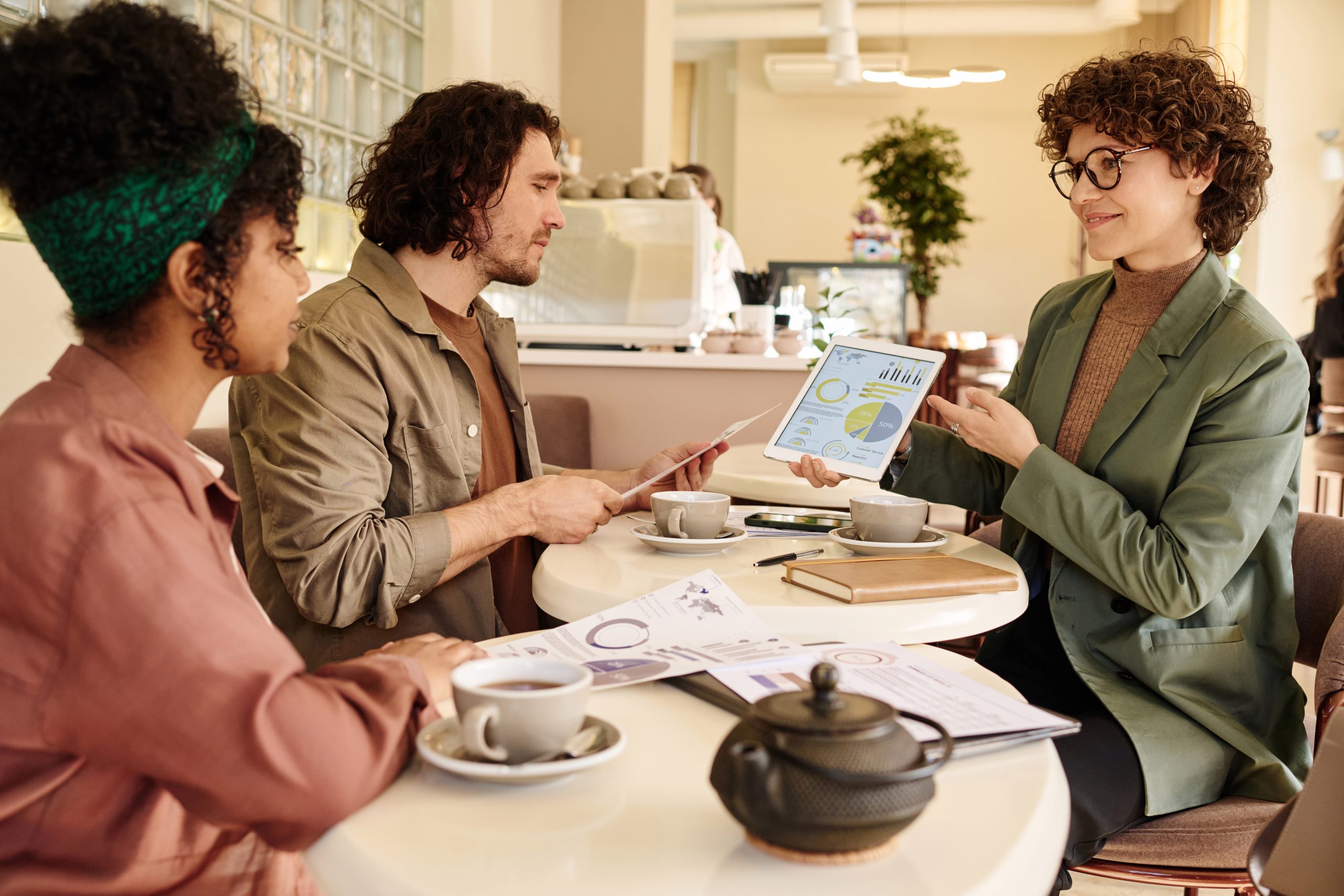 What Makes Customers Choose One Restaurant Over Another? restaurant-customer-demand-assessment-research-scaled